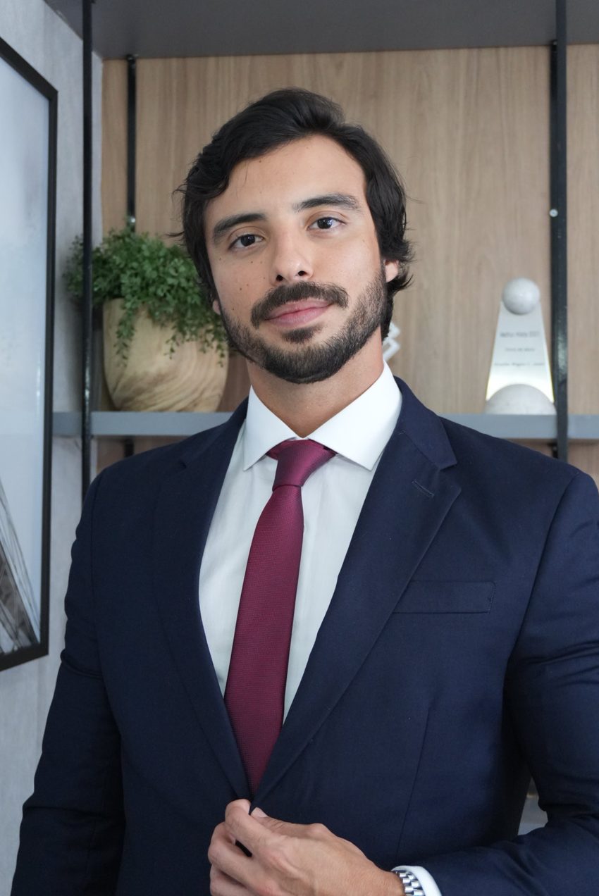 Vitor Campos Silveira, OAB/BA 51.736